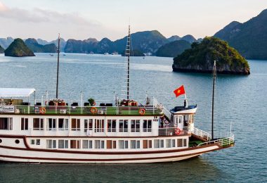 Lavender Cruise Halong Bay BW