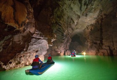 Phong Nha Kayaking