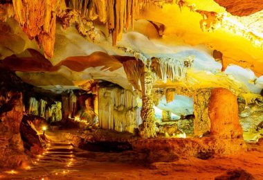 Thien Canh Son Cave Renea