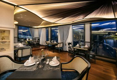 Dinning Room - O’GALLERY LOTUS CRUISES