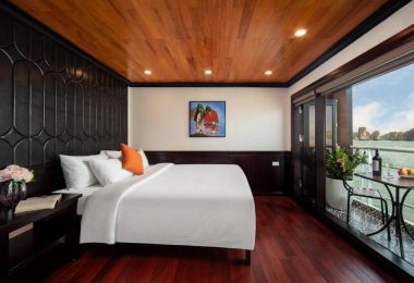 Sky Garden Cruise Halong Bay Suite Balcony