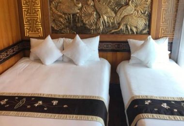 Triple Cabin Of Bai Tho Junk