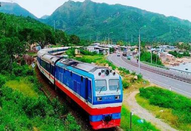 Sapa tours by train