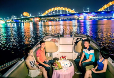 Danang river cruise for Dinner